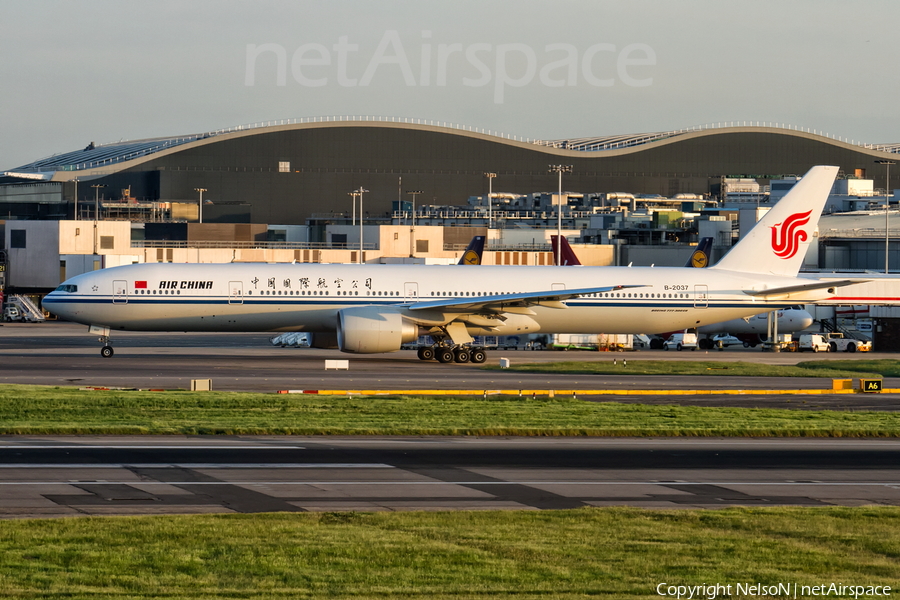 Air China Boeing 777-39L(ER) (B-2037) | Photo 553977