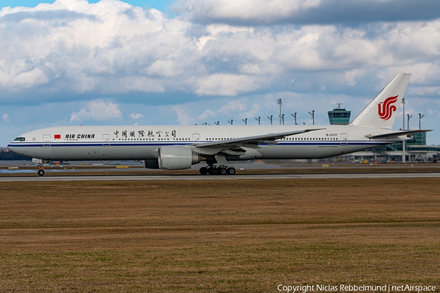 Air China Boeing 777-39L(ER) (B-2037) | Photo 611119