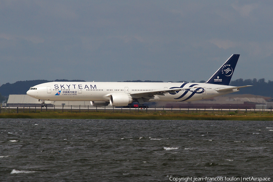 China Southern Airlines Boeing 777-31B(ER) (B-2049) | Photo 123536