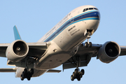China Southern Airlines Boeing 777-21B(ER) (B-2070) at  Los Angeles - International, United States