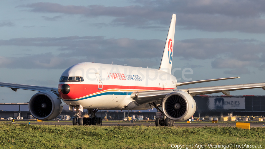 China Cargo Airlines Boeing 777-F6N (B-2082) | Photo 293404