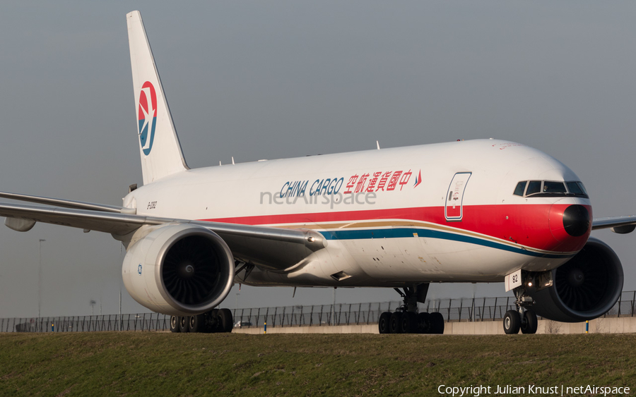 China Cargo Airlines Boeing 777-F6N (B-2082) | Photo 294767