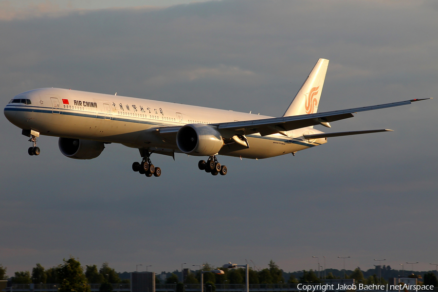 Air China Boeing 777-39L(ER) (B-2089) | Photo 187382