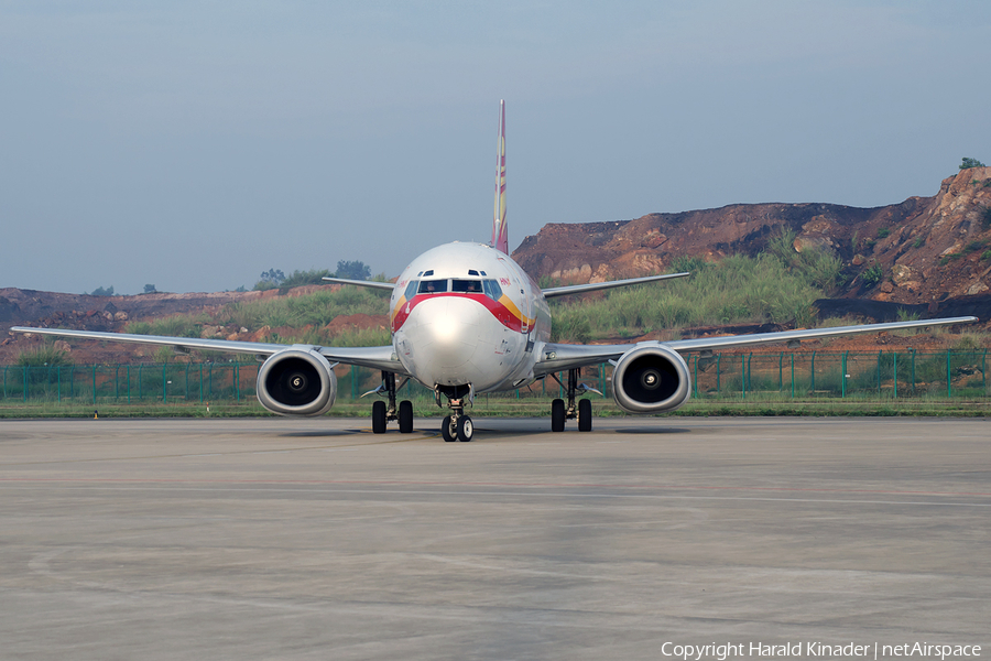 Yangtze River Express Boeing 737-332(SF) (B-2119) | Photo 304892