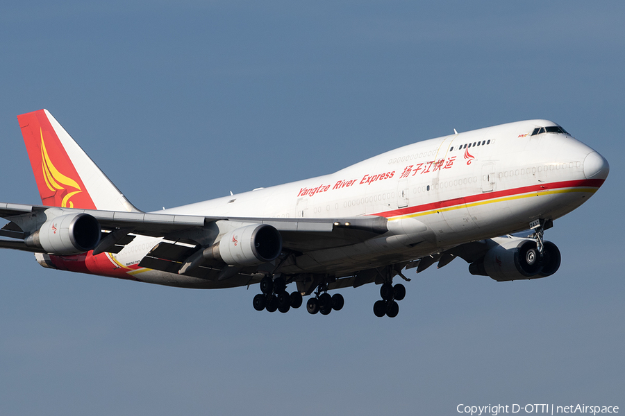Yangtze River Express Boeing 747-481(BDSF) (B-2437) | Photo 527307
