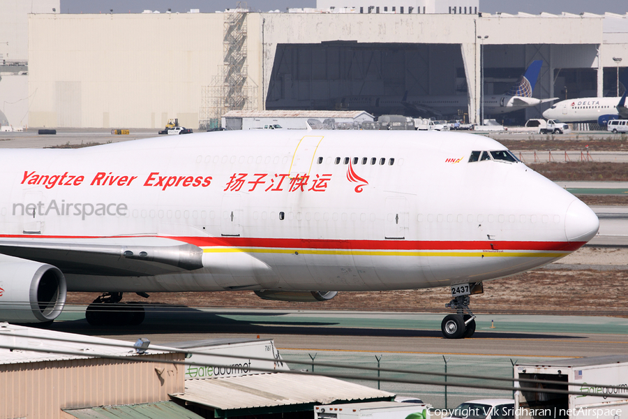 Yangtze River Express Boeing 747-481(BDSF) (B-2437) | Photo 11666