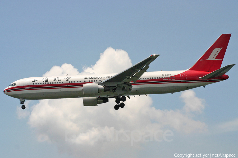 Shanghai Airlines Boeing 767-36D(ER) (B-2500) | Photo 367040