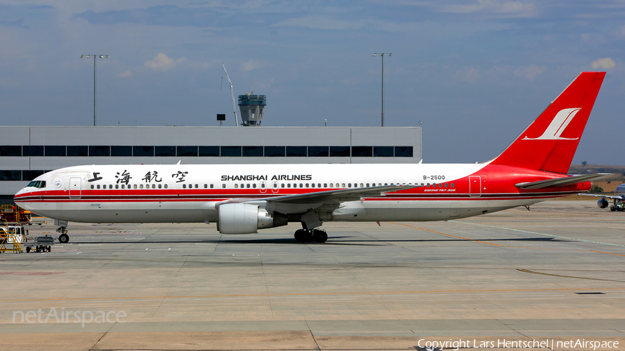 Shanghai Airlines Boeing 767-36D(ER) (B-2500) | Photo 447347