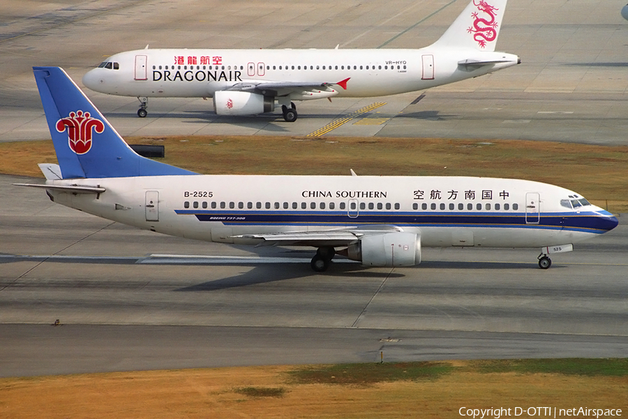 China Southern Airlines Boeing 737-3Y0 (B-2525) | Photo 159559