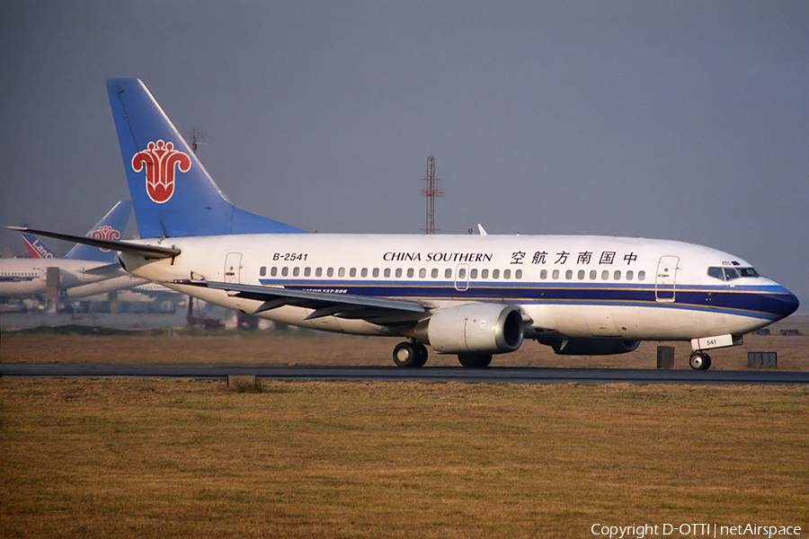 China Southern Airlines Boeing 737-5Y0 (B-2541) | Photo 163050