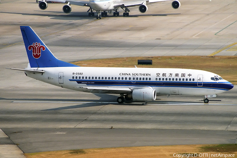 China Southern Airlines Boeing 737-31B (B-2582) | Photo 159566