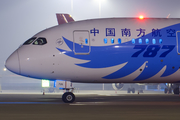 China Southern Airlines Boeing 787-8 Dreamliner (B-2725) at  Guangzhou - Baiyun, China