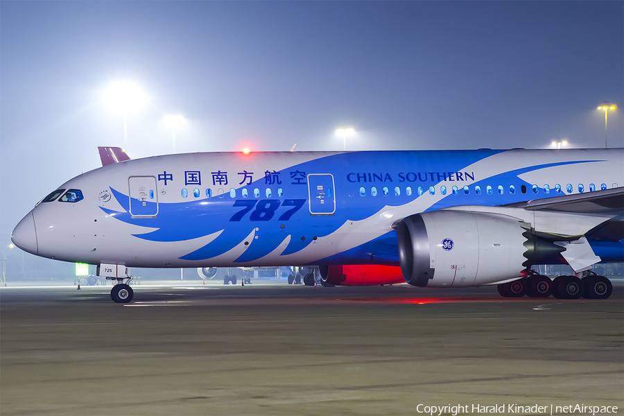 China Southern Airlines Boeing 787-8 Dreamliner (B-2725) | Photo 307768