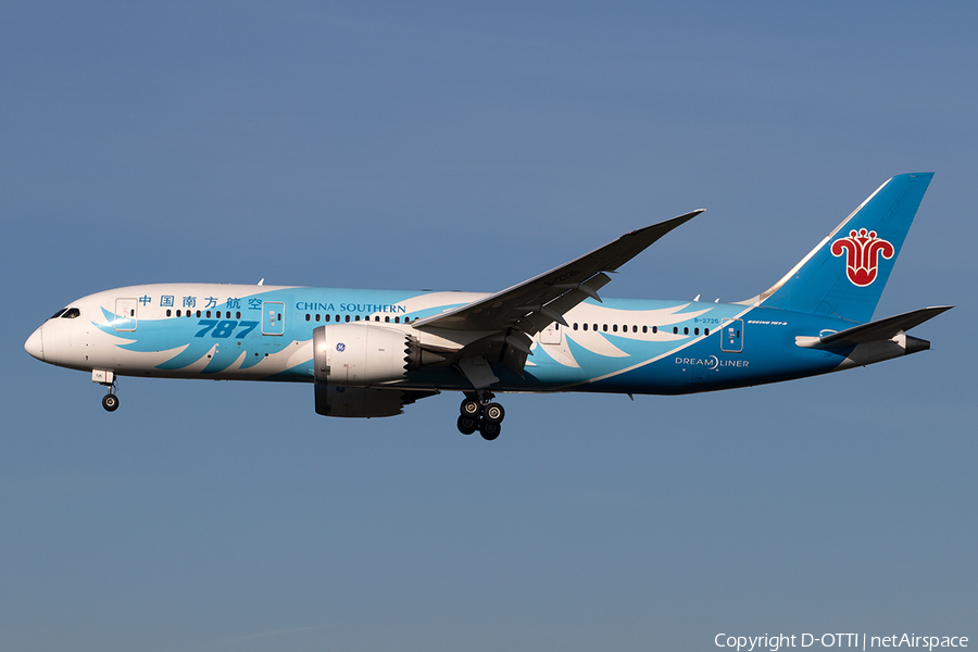 China Southern Airlines Boeing 787-8 Dreamliner (B-2725) | Photo 295345