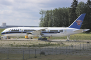 China Southern Airlines Boeing 787-8 Dreamliner (B-2725) at  Everett - Snohomish County/Paine Field, United States