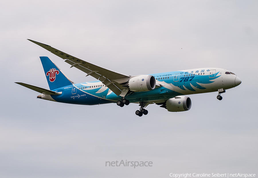 China Southern Airlines Boeing 787-8 Dreamliner (B-2726) | Photo 247394