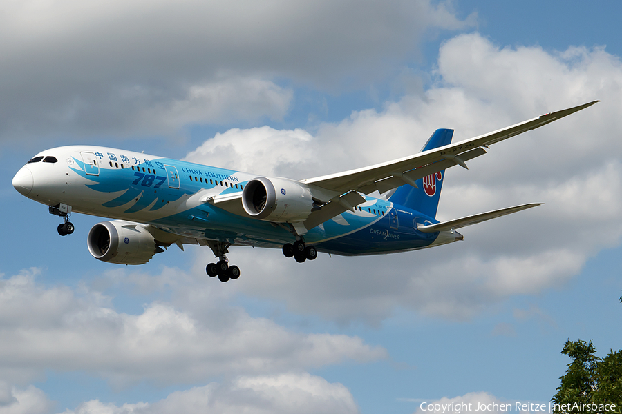 China Southern Airlines Boeing 787-8 Dreamliner (B-2726) | Photo 51562