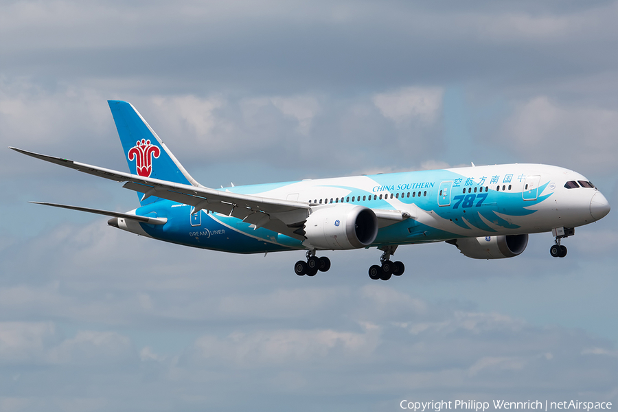China Southern Airlines Boeing 787-8 Dreamliner (B-2733) | Photo 194119