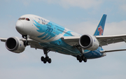 China Southern Airlines Boeing 787-8 Dreamliner (B-2733) at  London - Heathrow, United Kingdom