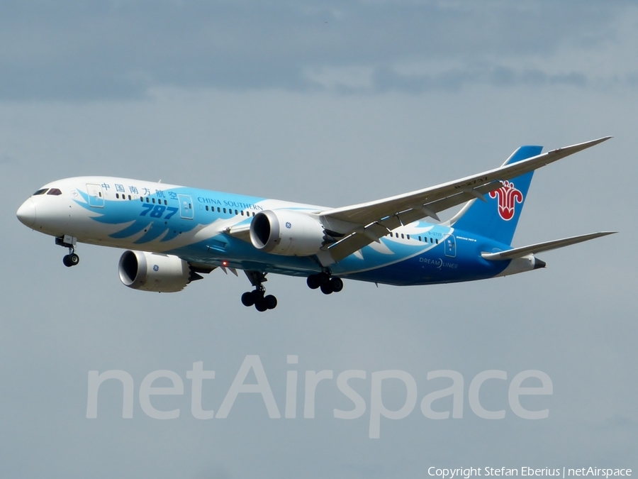 China Southern Airlines Boeing 787-8 Dreamliner (B-2737) | Photo 127819