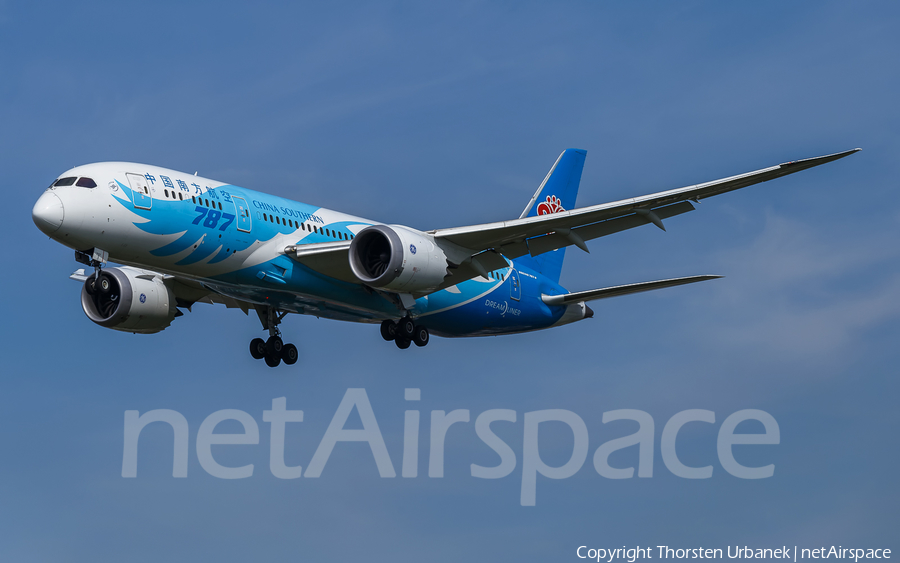 China Southern Airlines Boeing 787-8 Dreamliner (B-2737) | Photo 185187
