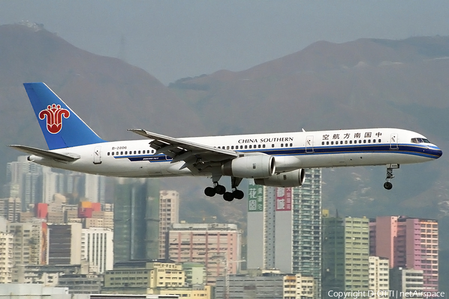 China Southern Airlines Boeing 757-21B (B-2806) | Photo 159833