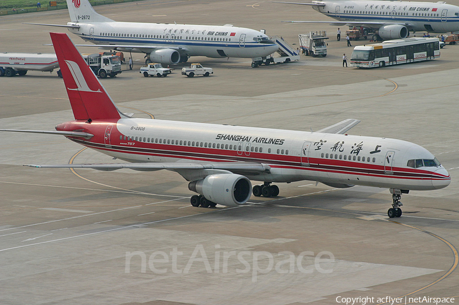 Shanghai Airlines Boeing 757-26D (B-2808) | Photo 160642