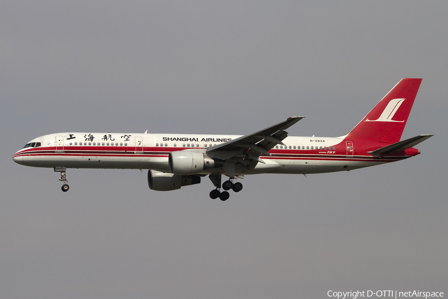 Shanghai Airlines Boeing 757-26D (B-2834) | Photo 407082