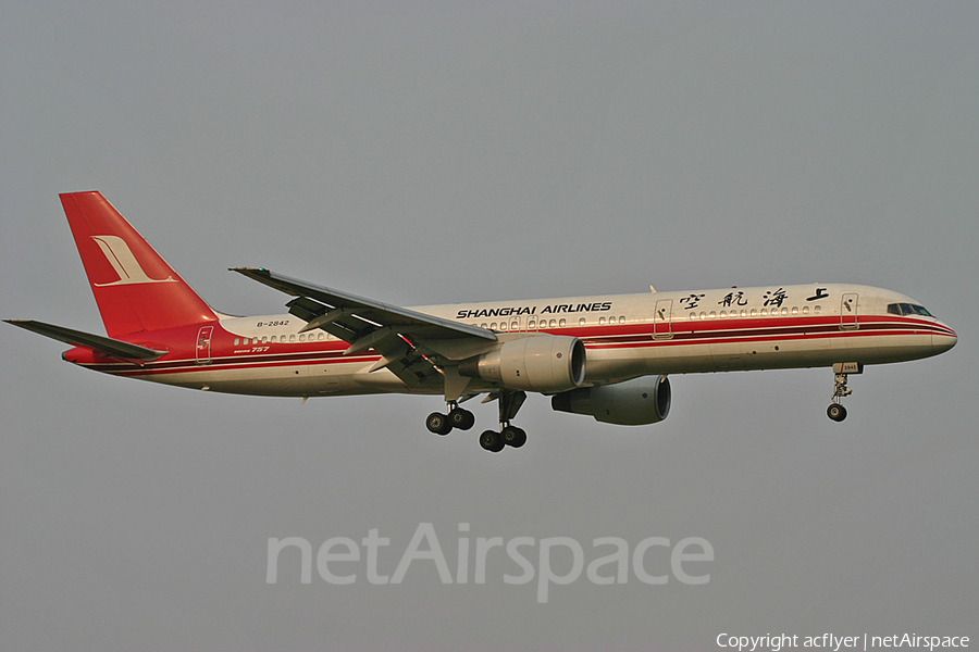 Shanghai Airlines Boeing 757-26D (B-2842) | Photo 160959