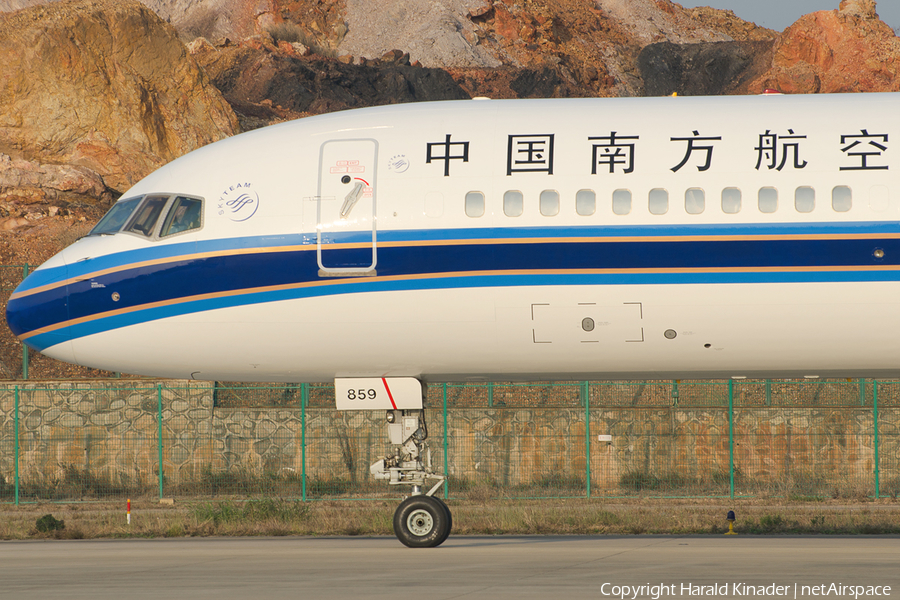 China Southern Airlines Boeing 757-28S (B-2859) | Photo 294319