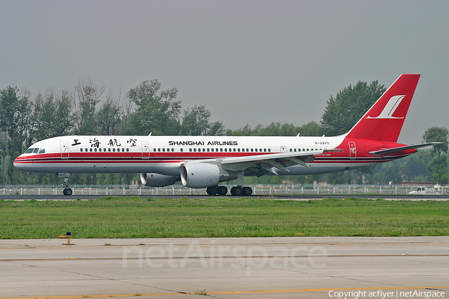 Shanghai Airlines Boeing 757-26D (B-2875) | Photo 290226