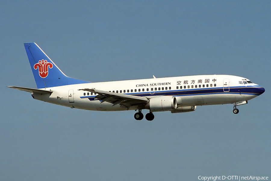 China Southern Airlines Boeing 737-3Q8 (B-2920) | Photo 163399