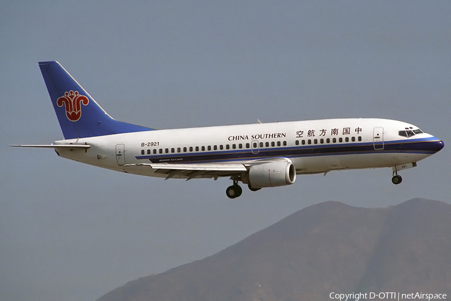 China Southern Airlines Boeing 737-3Q8 (B-2921) | Photo 161544