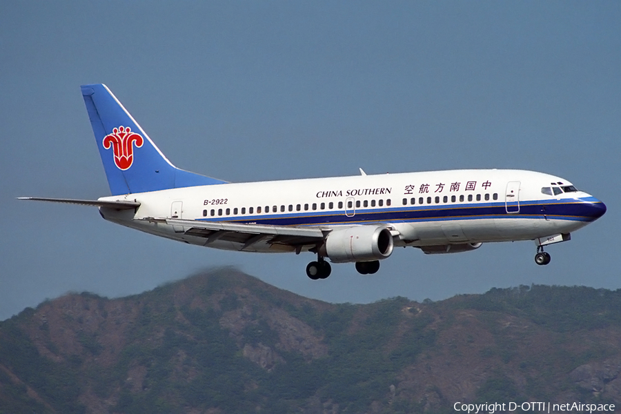 China Southern Airlines Boeing 737-31B (B-2922) | Photo 163415