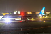 China Southern Airlines Airbus A321-253N (B-303H) at  Denpasar/Bali - Ngurah Rai International, Indonesia