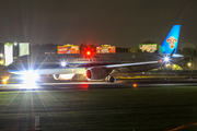 China Southern Airlines Airbus A321-253N (B-303K) at  Denpasar/Bali - Ngurah Rai International, Indonesia