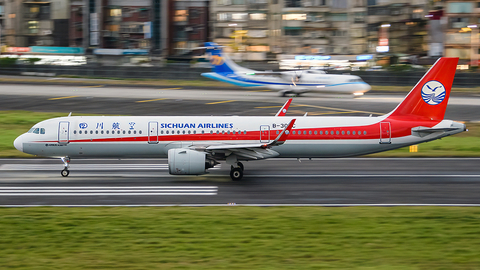 Sichuan Airlines Airbus A321-271N (B-309C) at  Taipei - Songshan, Taiwan
