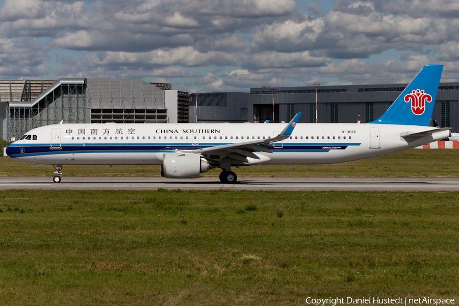 China Southern Airlines Airbus A321-253NX (B-30EE) | Photo 410555