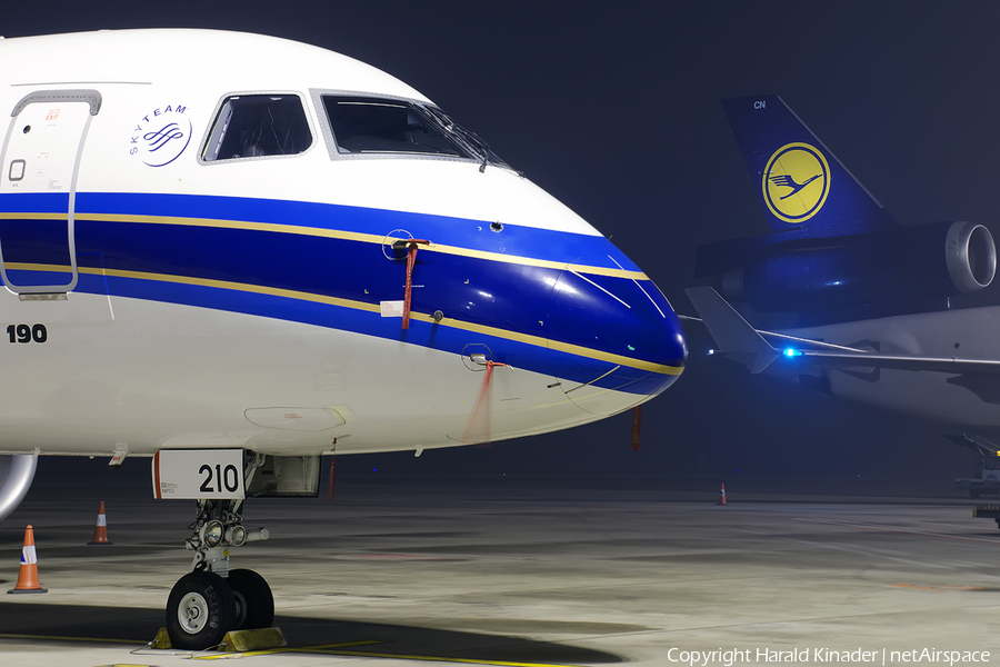 China Southern Airlines Embraer ERJ-190LR (ERJ-190-100LR) (B-3210) | Photo 307064