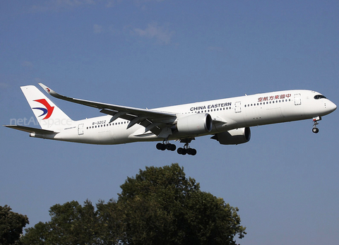 China Eastern Airlines Airbus A350-941 (B-32CZ) at  Rome - Fiumicino (Leonardo DaVinci), Italy