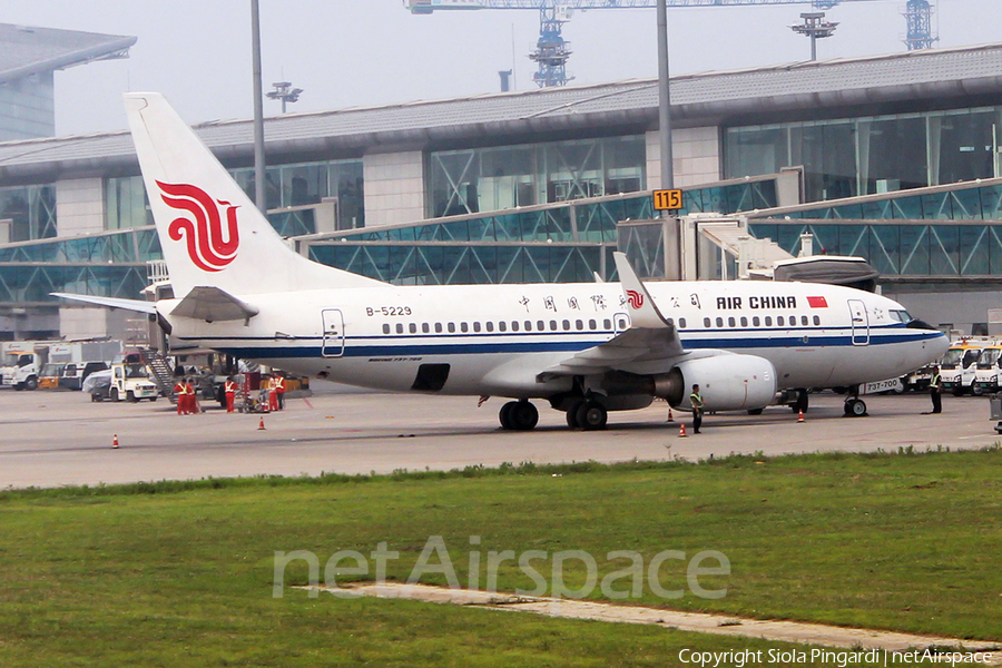 Air China Boeing 737-79L (B-5229) | Photo 360173