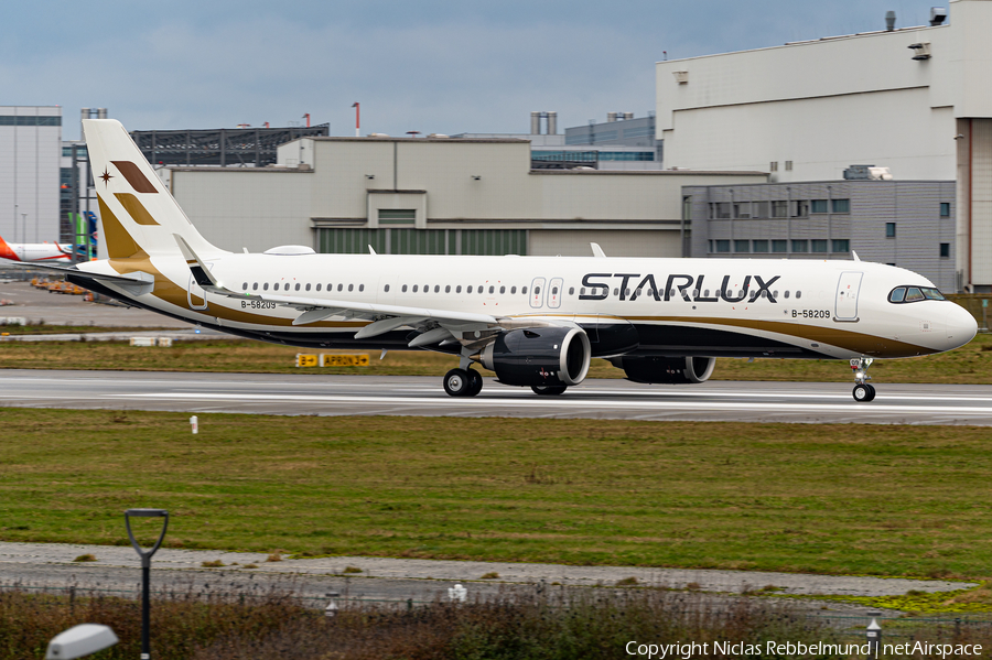 Starlux Airlines Airbus A321-252NX (B-58209) | Photo 486701