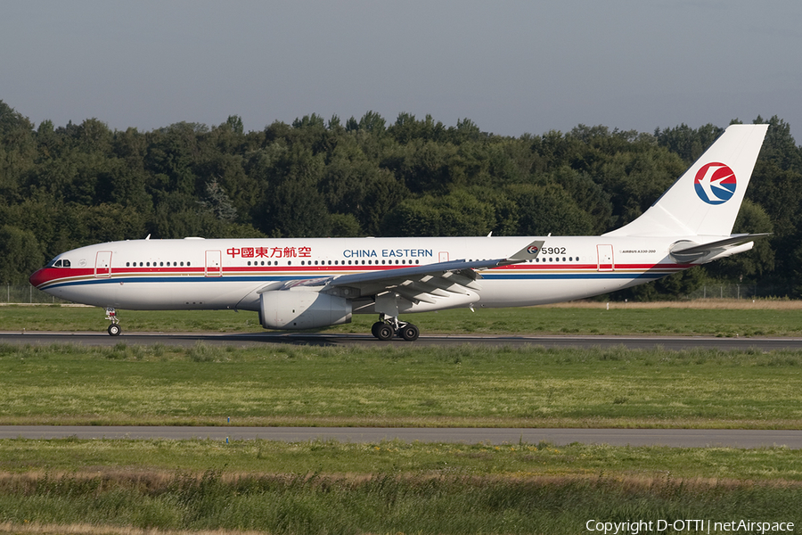 China Eastern Airlines Airbus A330-243 (B-5902) | Photo 388691