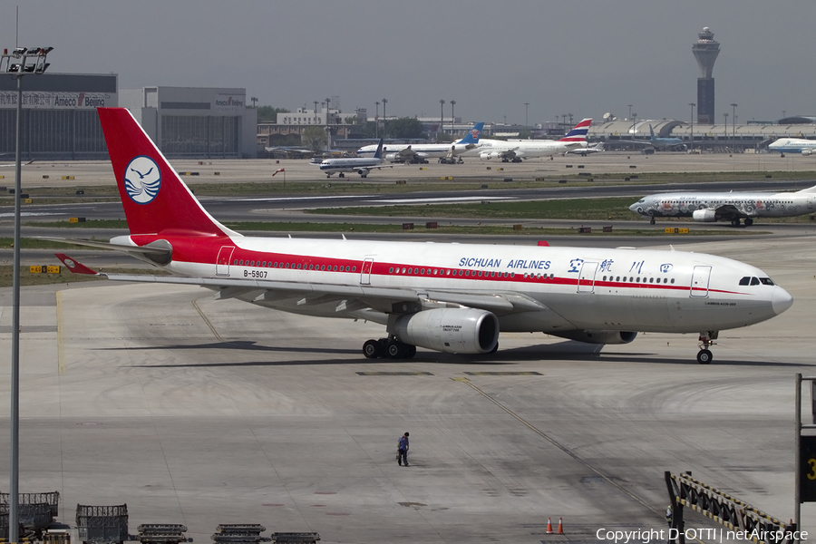Sichuan Airlines Airbus A330-243 (B-5907) | Photo 406909