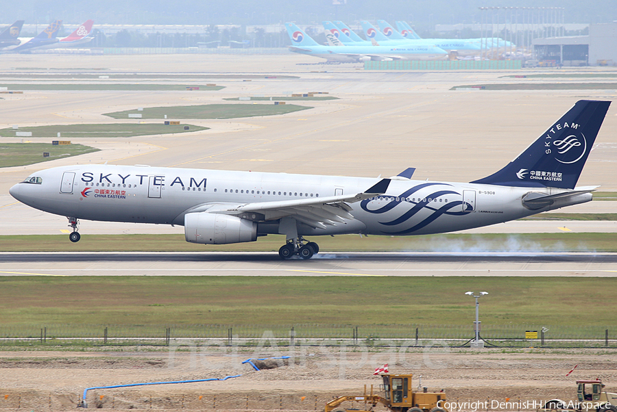 China Eastern Airlines Airbus A330-243 (B-5908) | Photo 337015