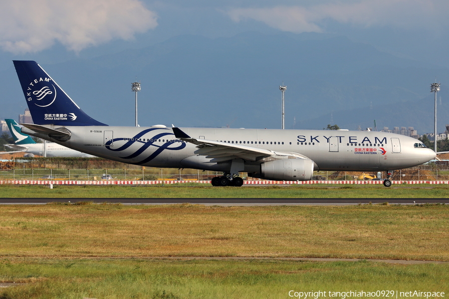 China Eastern Airlines Airbus A330-243 (B-5908) | Photo 492784