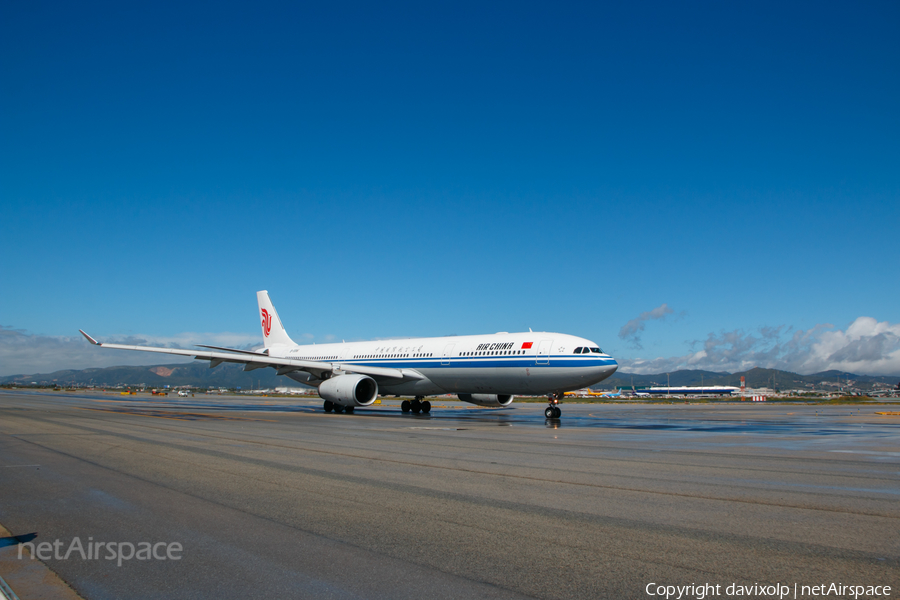 Air China Airbus A330-343 (B-5916) | Photo 365611