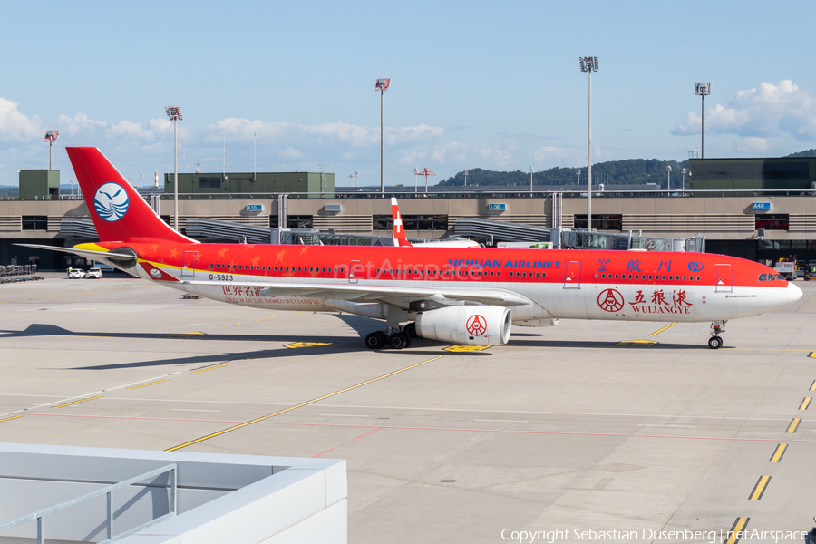 Sichuan Airlines Airbus A330-343 (B-5923) | Photo 355571