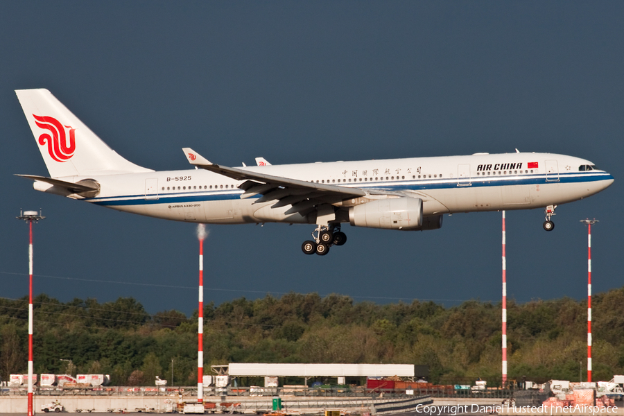 Air China Airbus A330-243 (B-5925) | Photo 476304