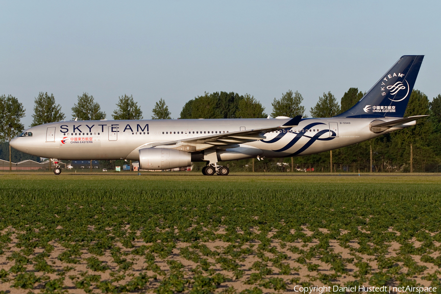 China Eastern Airlines Airbus A330-243 (B-5949) | Photo 482342